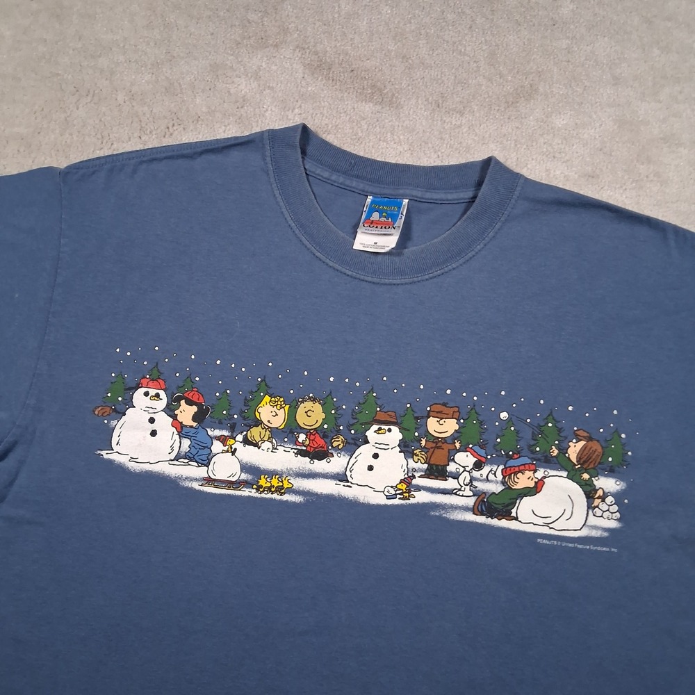 Peanuts T-Shirt Mens Medium Blue Charlie Brown Snoopy Winter Snowman Graphic